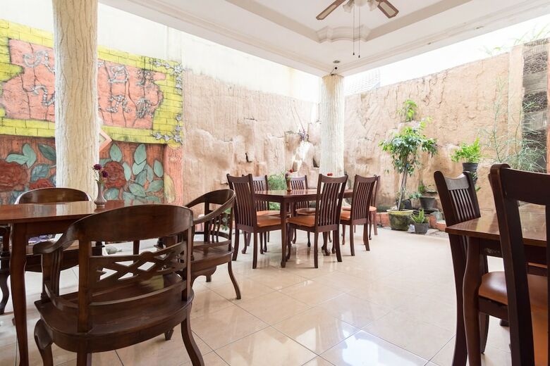 Oyo 1030 Hotel Bumi Asih