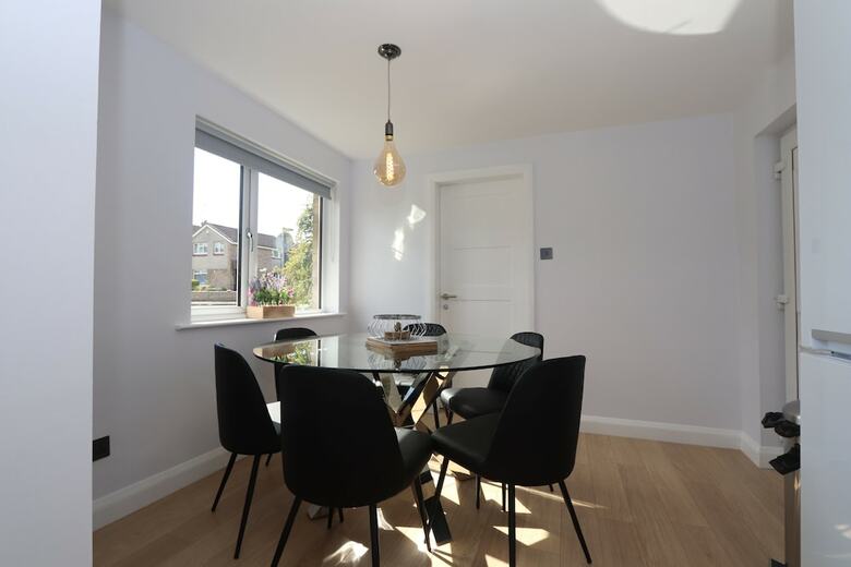 Dunfermline Luxury 3 Bedroom House