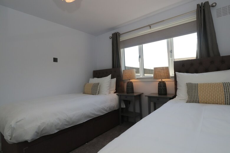 Dunfermline Luxury 3 Bedroom House