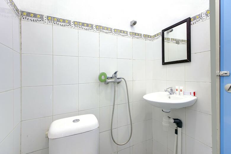 Hostal Oyo 1058 Paramon Mancasan