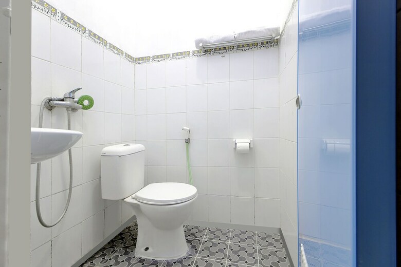 Hostal Oyo 1058 Paramon Mancasan