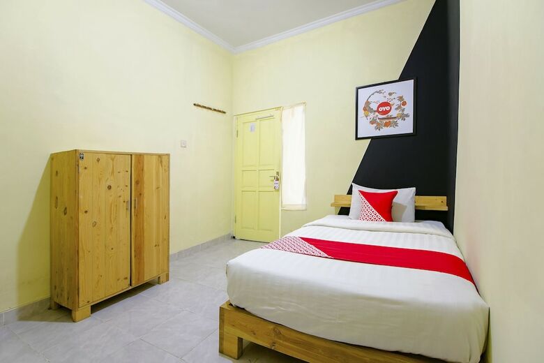 Hostal Oyo 1058 Paramon Mancasan