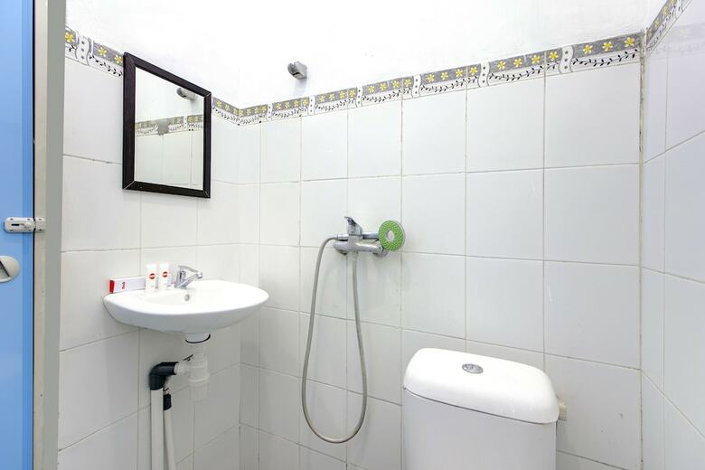 Hostal Oyo 1058 Paramon Mancasan
