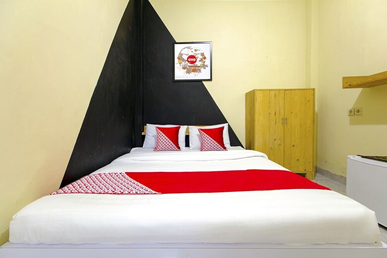 Hostal Oyo 1058 Paramon Mancasan