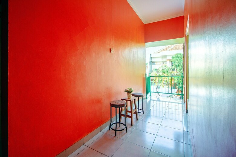 Hostal Oyo 1058 Paramon Mancasan