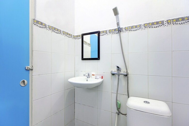 Hostal Oyo 1058 Paramon Mancasan