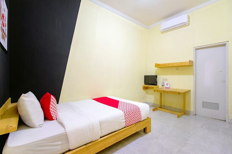 Hostal Oyo 1058 Paramon Mancasan