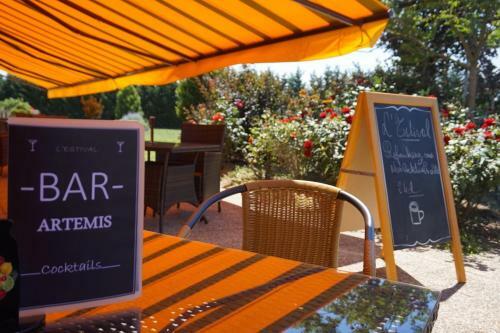 Artemis Hotel