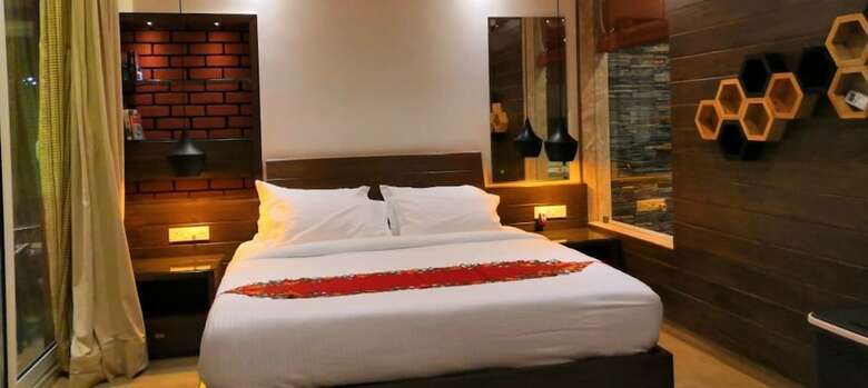 Hotel Shivers Oasis Luxury Rooms