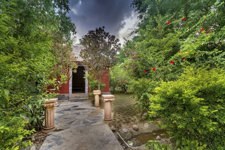 Hotel Lohagarh Corbett Resort