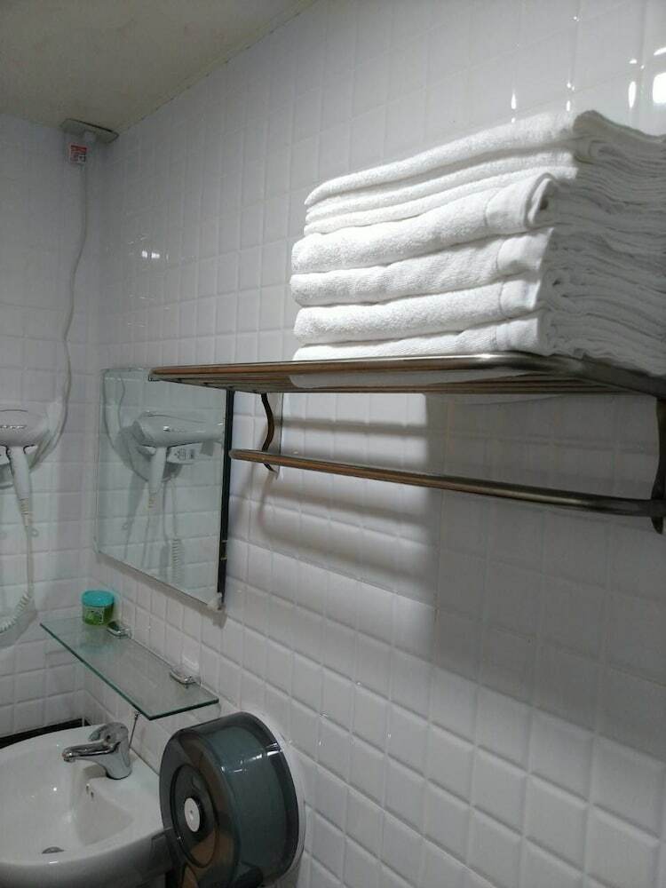 Han Yay Bay Hotel
