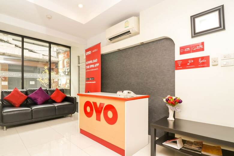 Oyo 225 Premier Place Hotel