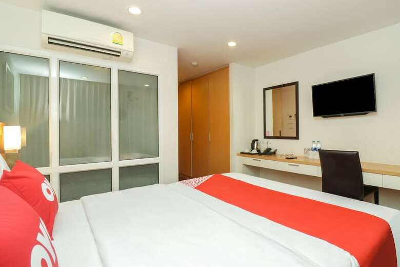 Oyo 225 Premier Place Hotel