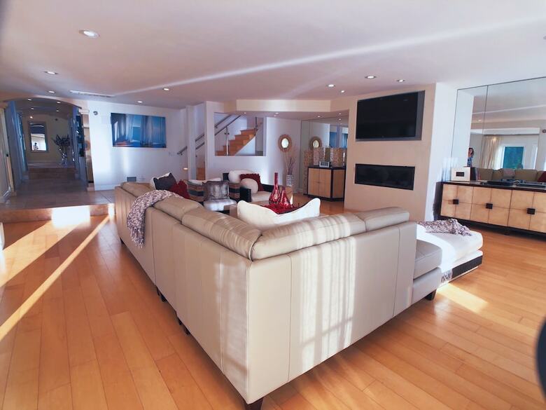 Villa Luxury Beachfront Estate & Private Beach.