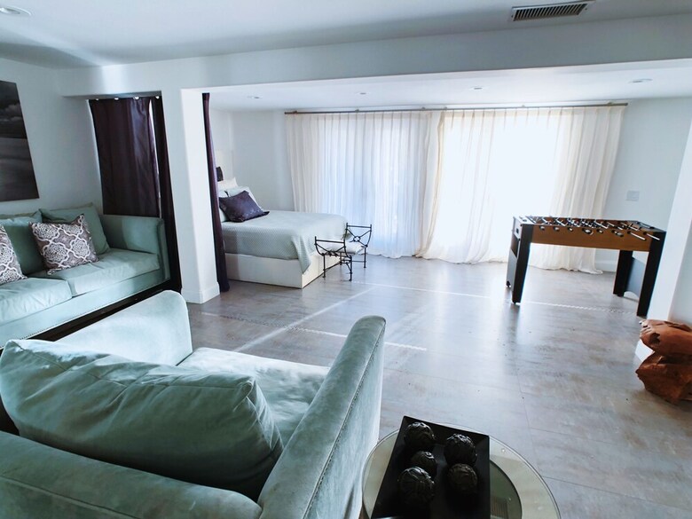 Villa Luxury Beachfront Estate & Private Beach.