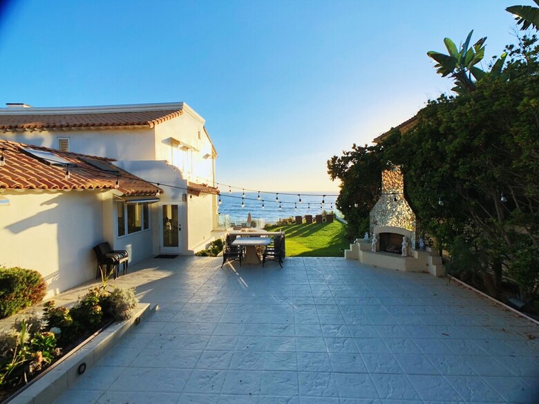 Villa Luxury Beachfront Estate & Private Beach.