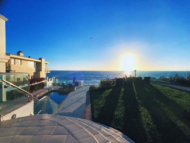 Villa Luxury Beachfront Estate & Private Beach.