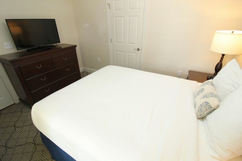 Hotel Patrick Henry Square By Kees Vacations