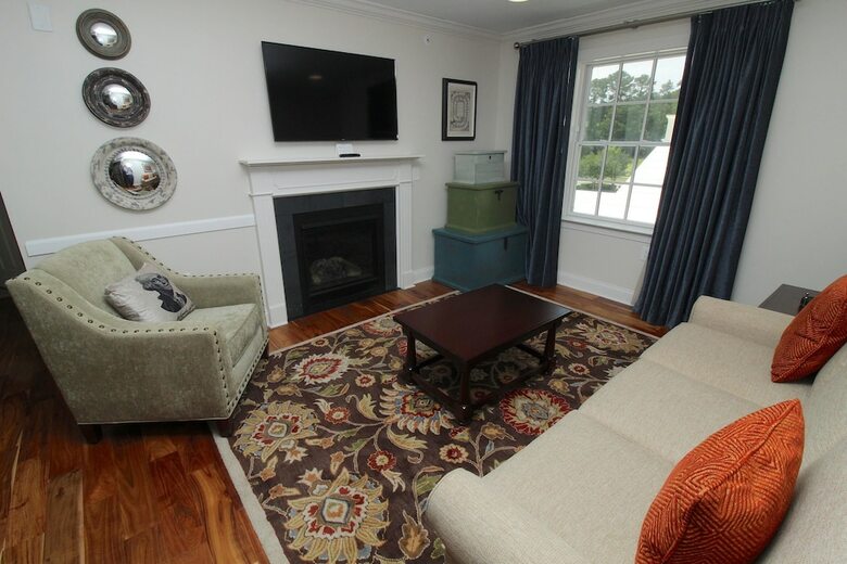 Hotel Patrick Henry Square By Kees Vacations