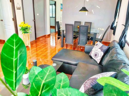 Thai Orange Villas