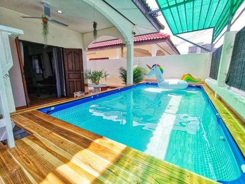 Thai Orange Villas