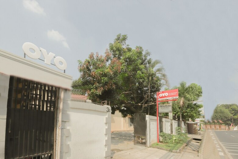 Hotel Oyo 968 Tirthankara Residence