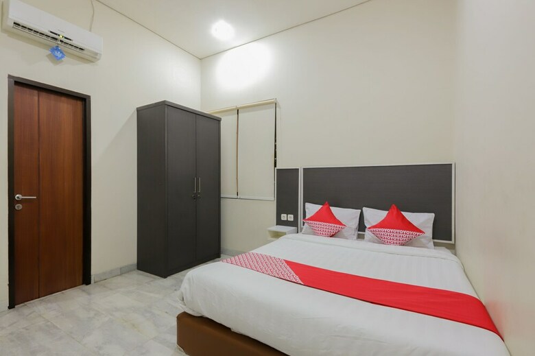 Hotel Oyo 968 Tirthankara Residence
