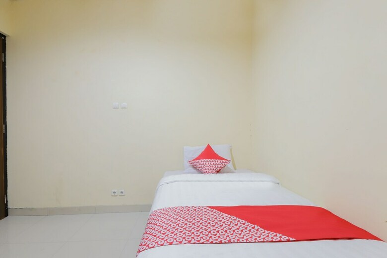 Hotel Oyo 968 Tirthankara Residence