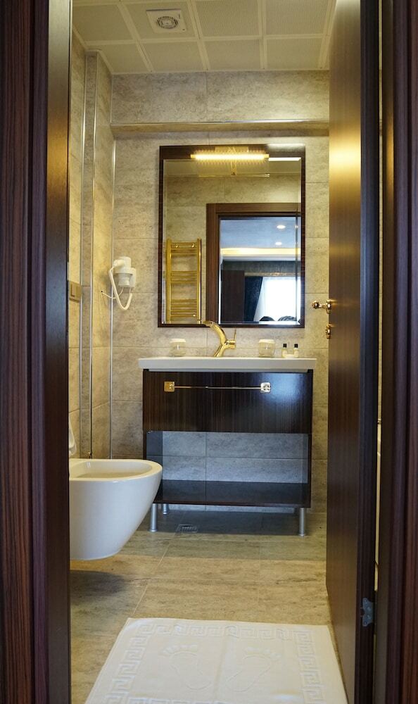 Marinn Deluxe Hotel