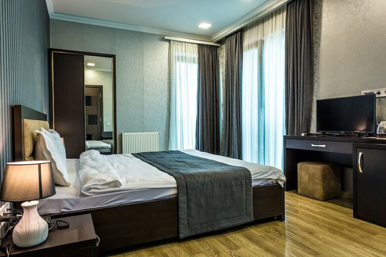 Hotel Cherry Garden