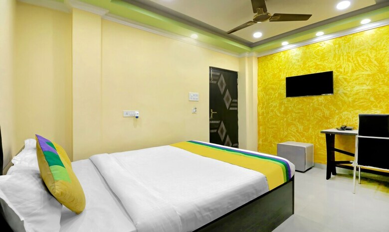 Treebo Trip Hotel Holiday Royal