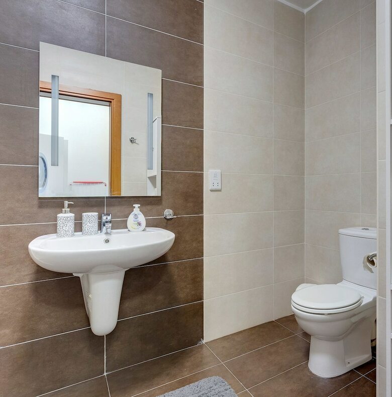 Centric And Spacious Apartment With Wifi And Balcony
