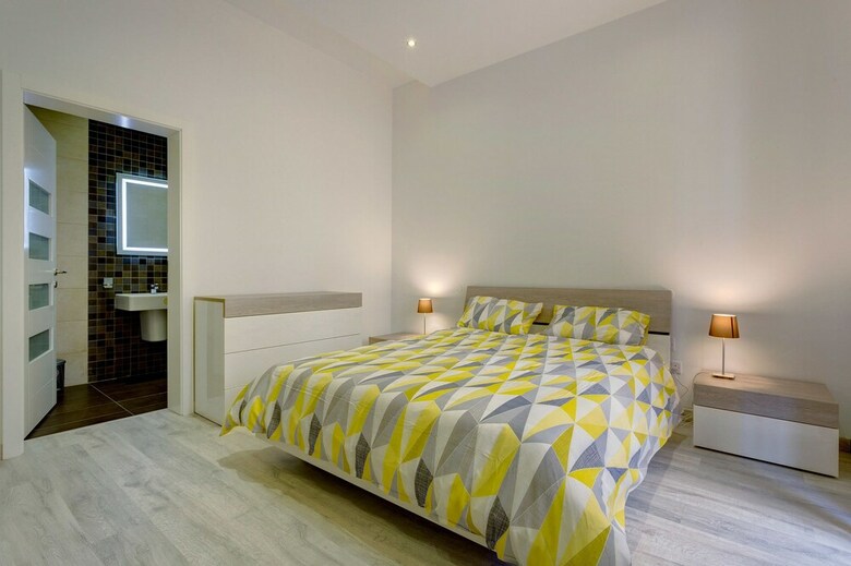 Stylish 2 Bedroom Apartment In An Amazing Location