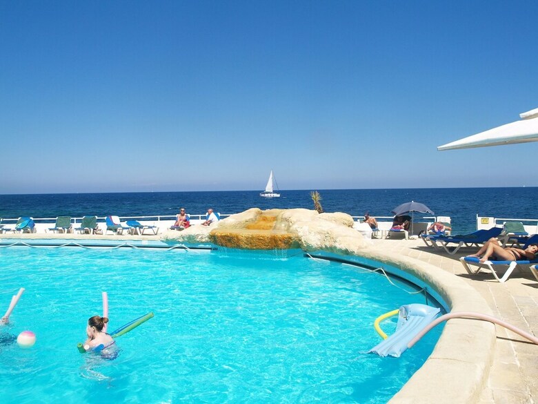 Stylish 2 Bedroom Apartment In An Amazing Location