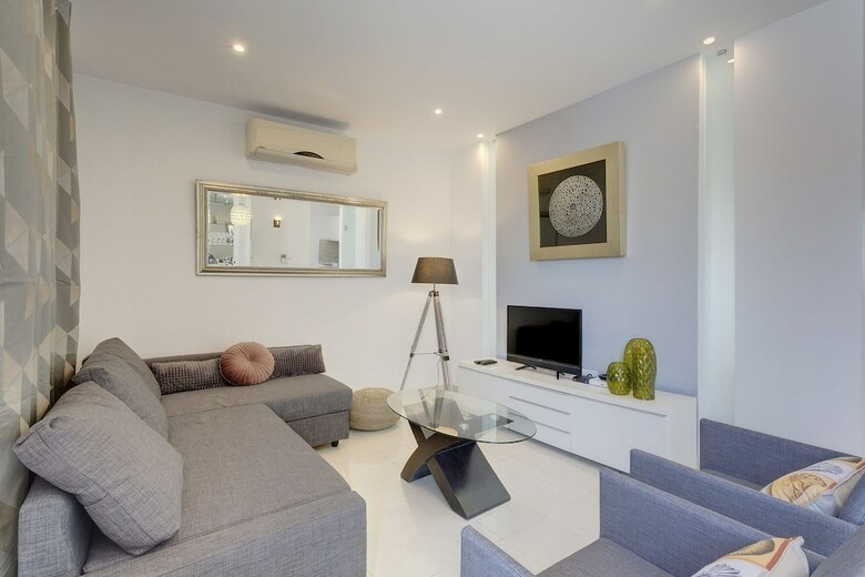 Apartamentos Magical Rooftop Penthouse, Best Location In Sliema!