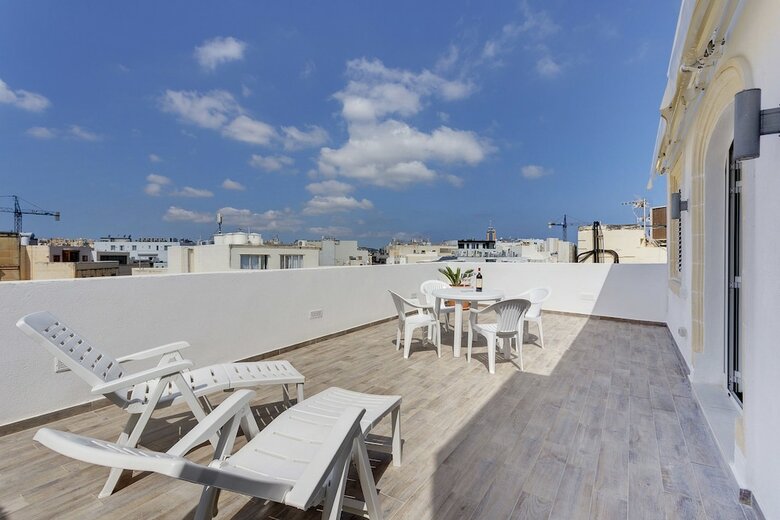 Apartamentos Magical Rooftop Penthouse, Best Location In Sliema!