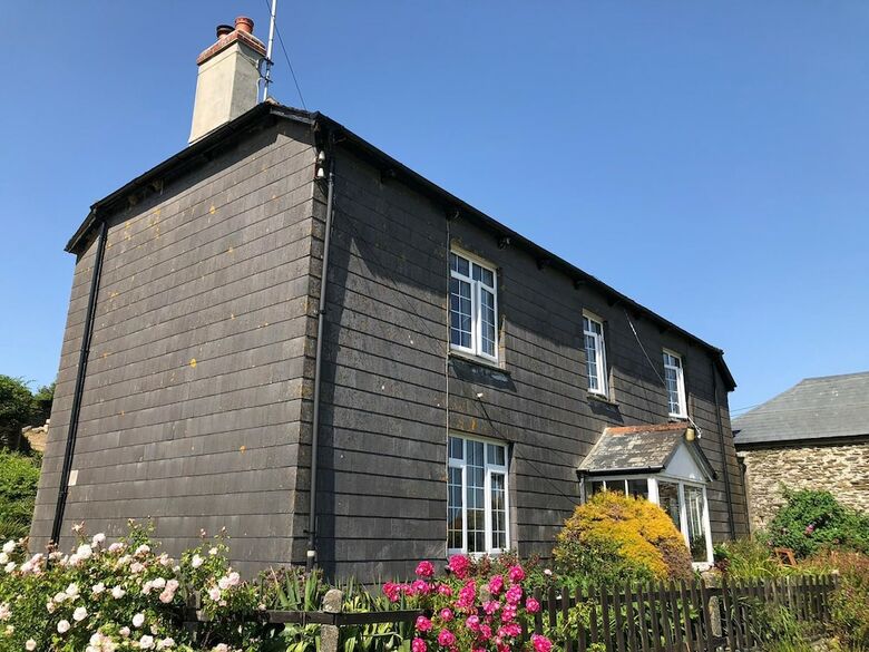 Bed & Breakfast Tregarland Farm