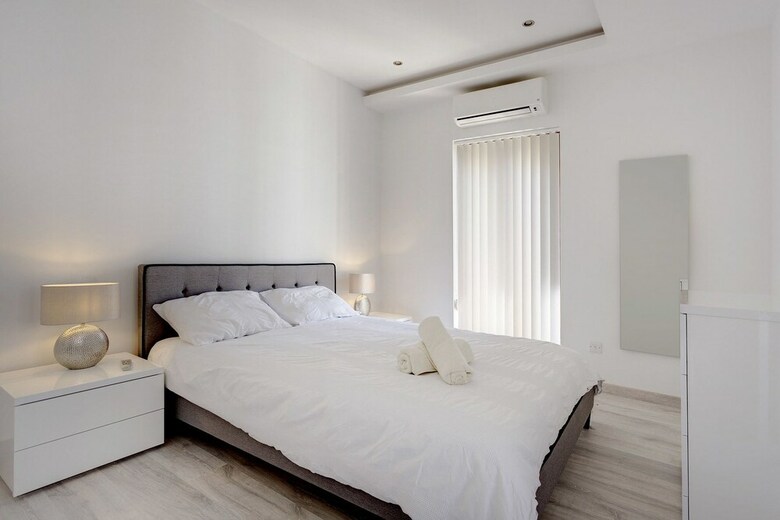 Splendid Apartment, Steps Away From The Sea