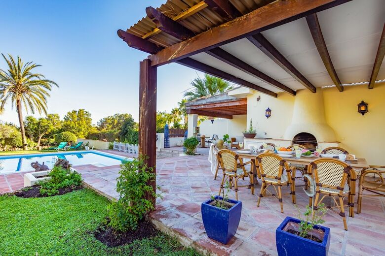 Oleholidays Villa Mediterranea Urb. Sierra Blanca