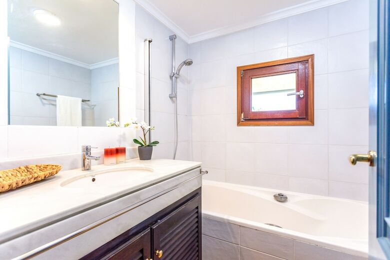 Oleholidays Villa Mediterranea Urb. Sierra Blanca