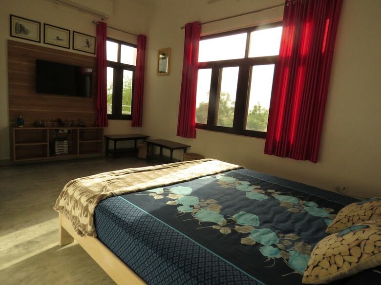 Hotel Ibishouse Farm Stay