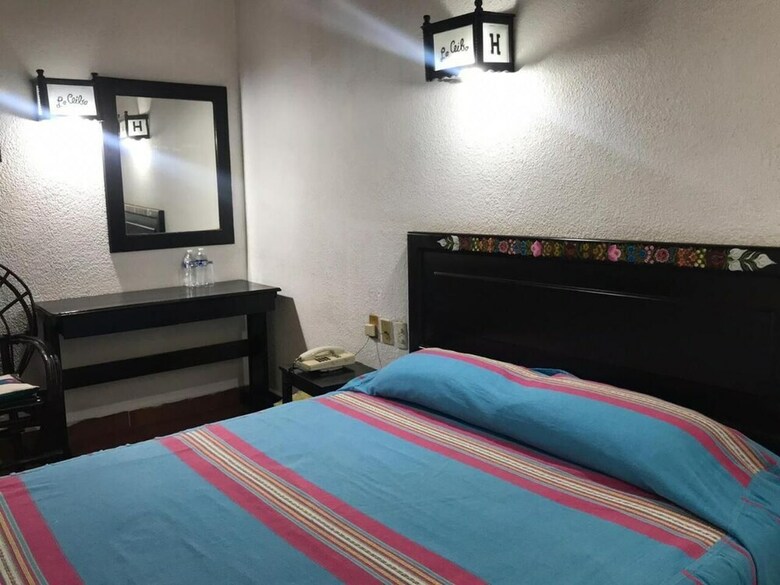Hotel Yaxch�