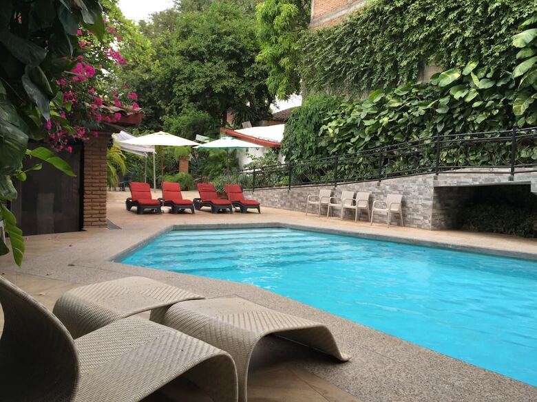 Hotel Yaxch�