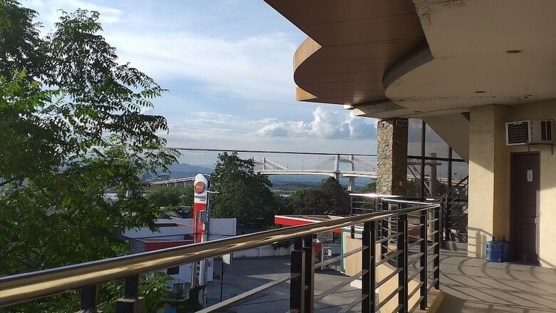 Hostal B Hive Dormitory - Hostel