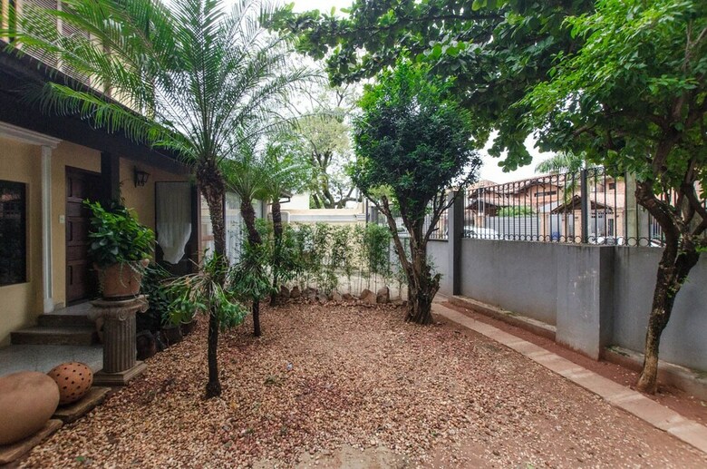 Apartamentos Bright Studio Surrounded By Trees