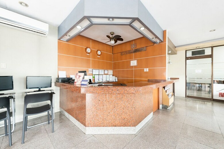 Oyo 224 Dg Grami Hotel