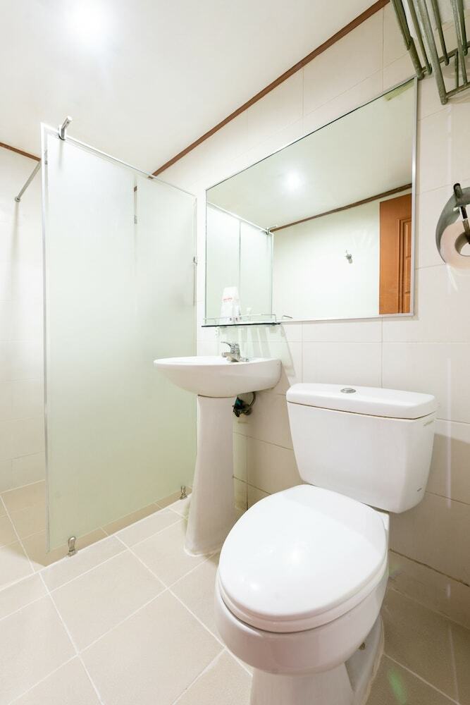 Oyo 224 Dg Grami Hotel