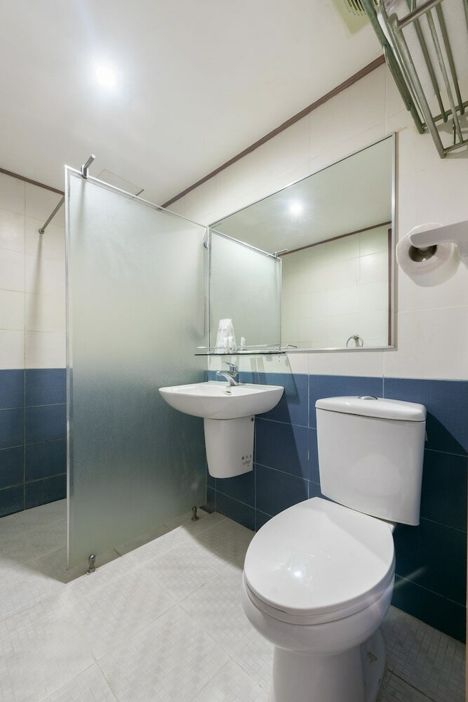 Oyo 224 Dg Grami Hotel