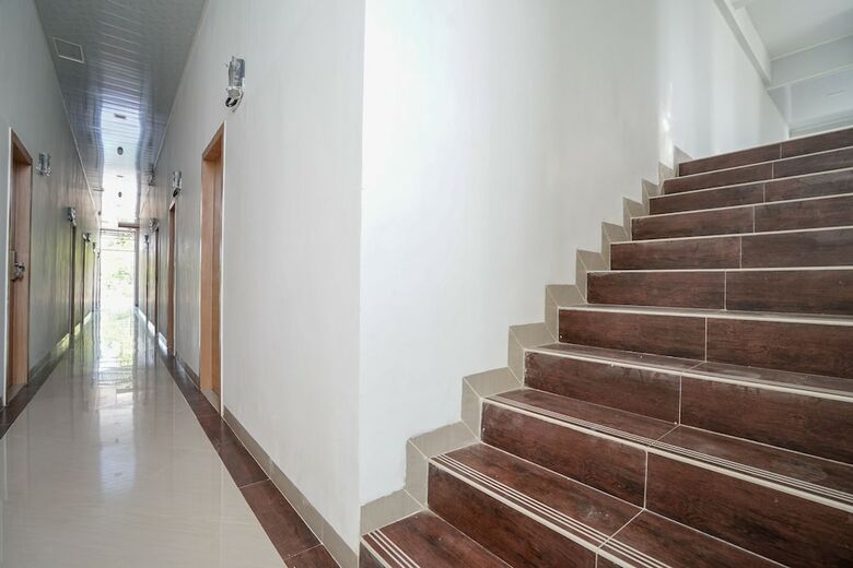 Hostal Oyo 945 Mega Kost 2