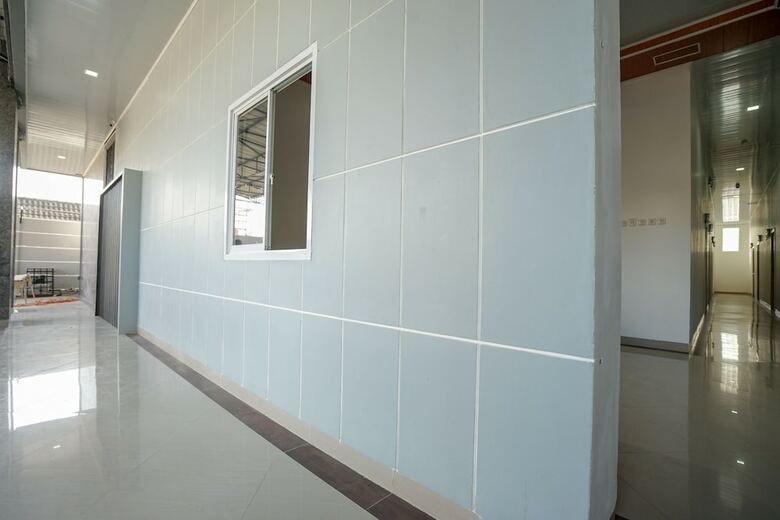 Hostal Oyo 945 Mega Kost 2